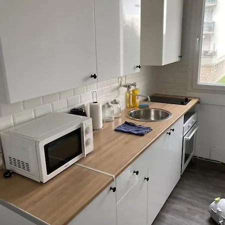 Bel Avec Parking Et Terrasse Plein Sud Apartament