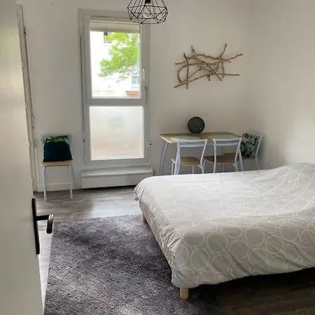 Bel Avec Parking Et Terrasse Plein Sud *